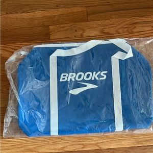 Brooks Zippered Gym Bag